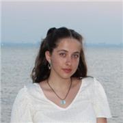 Profesora de apoyo escolar con experiencia con niños